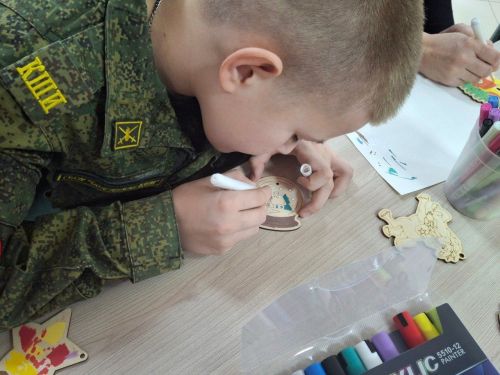 В центральной библиотеке Болгара прошёл новогодний мастер-класс для кадетов