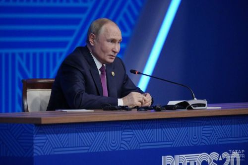 Вопросы Владимиру Путину можно будет задать через чат-бот в мессенджере МАХ