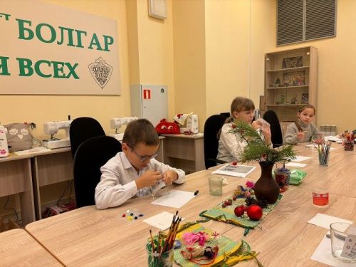 В Болгарском музее-заповеднике прошёл творческий урок по витражной росписи