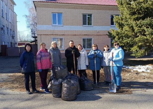 Сотрудники центра «Рассвет» Спасского района РТ встречают весну чистотой