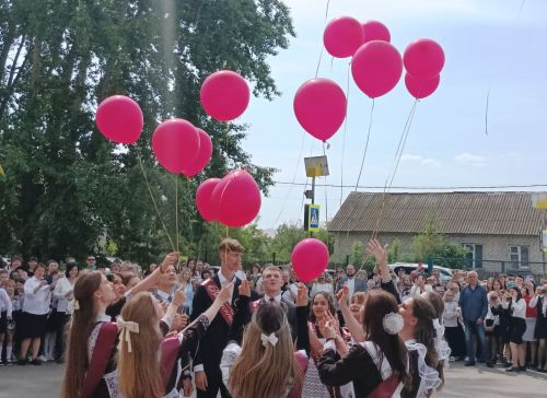 Стало известно, когда в Татарстане пройдут последние звонки и выпускные