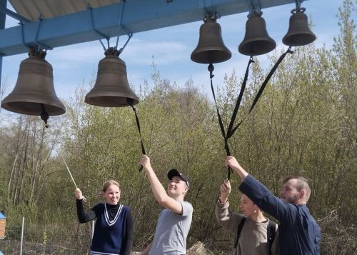 Ученики Антоновской школы освоили искусство колокольного звона