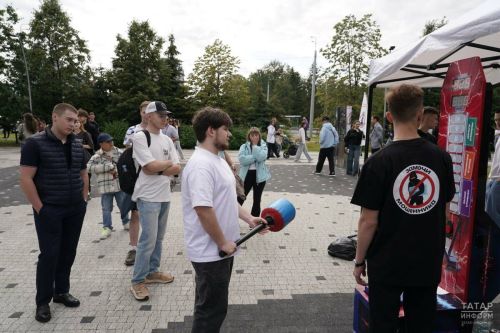 В Казани провели акцию «Замочи мошенника!»