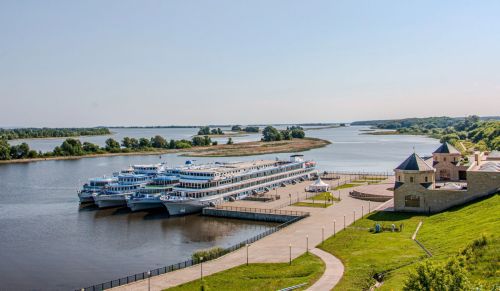 Сразу четыре теплохода прибыли в Болгарский музей-заповедник