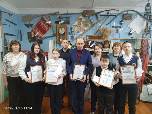 Редактор «Новой жизни» наградил лауреатов премии А.Н.Бурумова