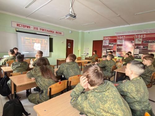 В кадетской школе Болгара прошли классные часы о вреде сигарет, вейпов и алкоголя