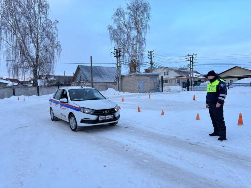 Курсанты автошколы Спасского ДОСААФ сдали пробный экзамен