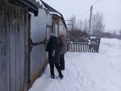 Социальные службы Спасского района провели новогодние рейды по семьям