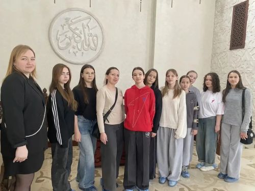 Участники Движения Первых стали первыми посетителями выставки «Художественное наследие Древнего Болгара»