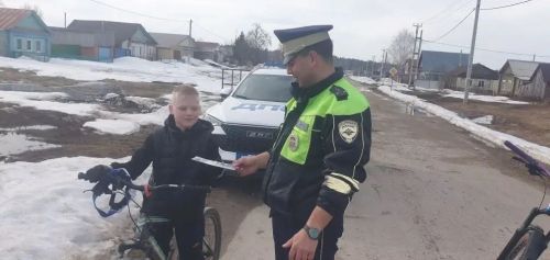 В Спасском районе автоинспекторы напомнили пешеходам о безопасности на дорогах
