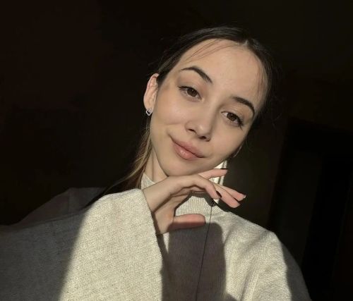 «Вяжут не только бабушки»: как 22-летняя Арианна Буторова превратила хобби в искусство