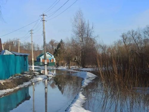 В трех районах Татарстана талые воды подтопили мосты и приусадебные участки