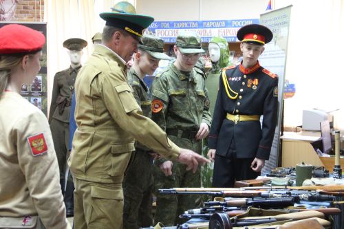 В детской библиотеке Болгара открылся мобильный музей-выставка «На защите границ. Период: афганский конфликт»