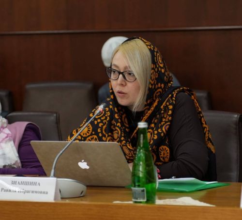 Сотрудница Болгарской исламской академии выступила на круглом столе в Махачкале