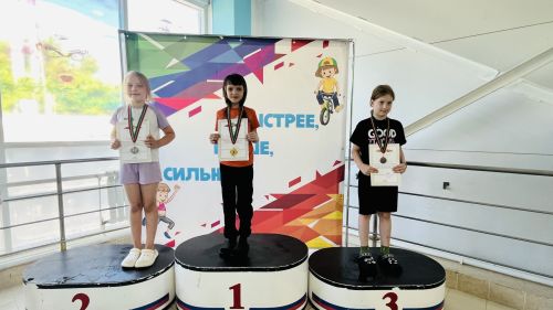 В бассейне «Дулкын» города Болгара закрыли плавательный сезон яркими соревнованиями
