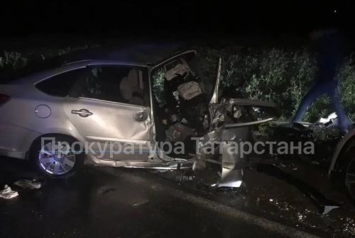 При столкновении «Лада Гранта» и BMW на трассе «Чистополь — Нижнекамск» погибли двое, в том числе ребенок