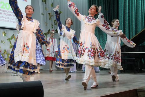 В Болгарской детской школе искусств состоялся выпускной бал