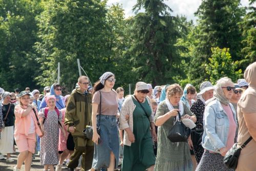 Прихожане из Болгара присоединились к крестному ходу в Билярске