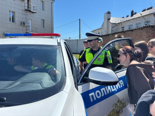 Школьники Болгара примерили роль инспекторов ДПС на практикуме по расследованию ДТП