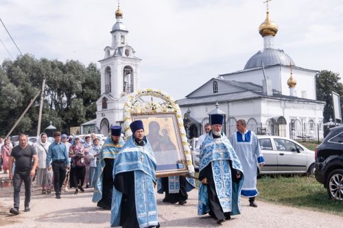В храме села Три Озера Спасского района почтили память Тихвинской иконы Божией Матери