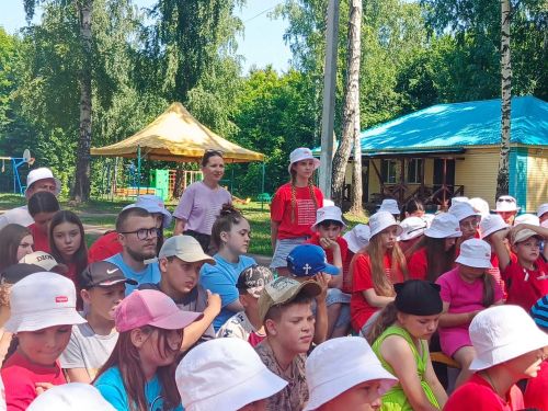 Глава Спасского района и помощник Раиса РТ встретились с участниками профильной смены в лагере «Болгар»