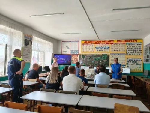 В Спасском ДОСААФ прошло профилактическое занятие по безопасности детей на дорогах