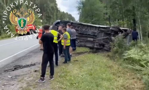 ДТП с легковушкой и автобусом с детской хоккейной командой произошло в Лаишевском районе