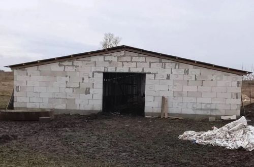 Господдержка помогает владельцам ЛПХ строить фермы в Спасском районе