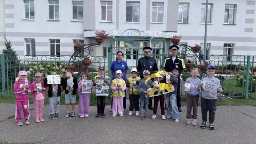 Для воспитанников «Родничка» провели урок по ПДД