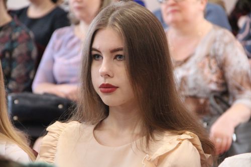 Депутат Госудмы РФ Татьяна Ларионова провела урок мужества в Болгарской школе №1