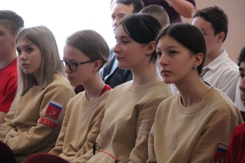 Депутат Госудмы РФ Татьяна Ларионова провела урок мужества в Болгарской школе №1