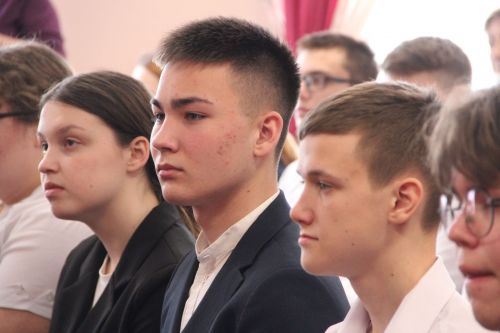 Депутат Госудмы РФ Татьяна Ларионова провела урок мужества в Болгарской школе №1