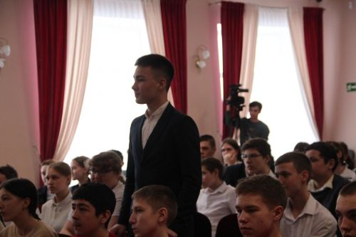 Депутат Госудмы РФ Татьяна Ларионова провела урок мужества в Болгарской школе №1