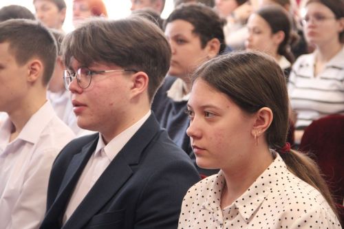 Депутат Госудмы РФ Татьяна Ларионова провела урок мужества в Болгарской школе №1