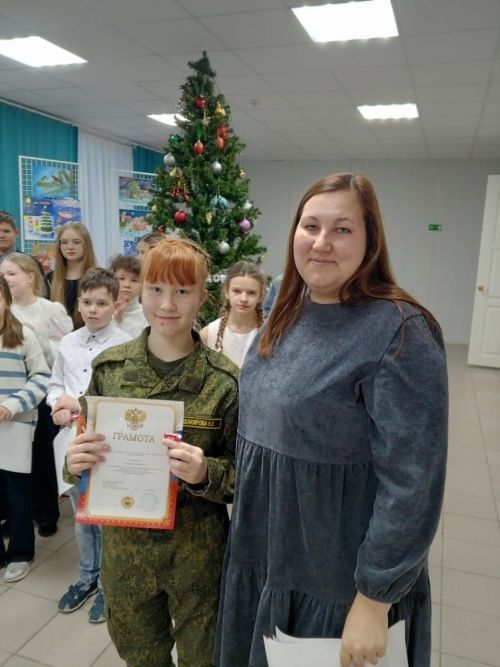 Награждение участников конкурса рисунков "Дед Мороз ищет таланты"
