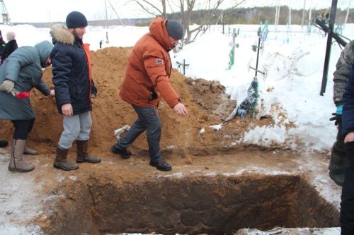 В селе Три Озера простились с погибшим бойцом СВО Евгением Плаксиным