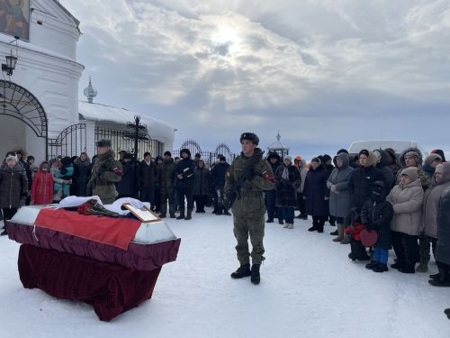 В селе Три Озера простились с погибшим бойцом СВО Евгением Плаксиным