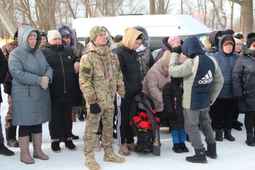 В селе Три Озера простились с погибшим бойцом СВО Евгением Плаксиным