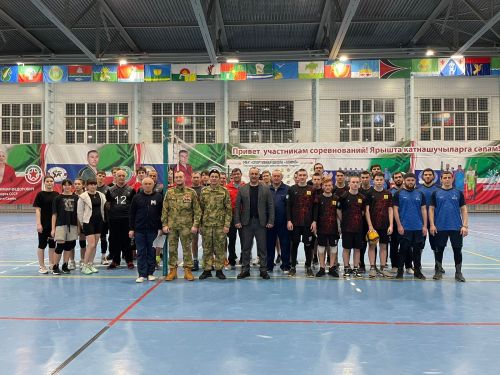 Спасские волейболисты поддержали бойцов СВО праздничным турниром