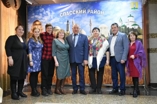 В Болгаре состоялся концерт к Международному женскому дню