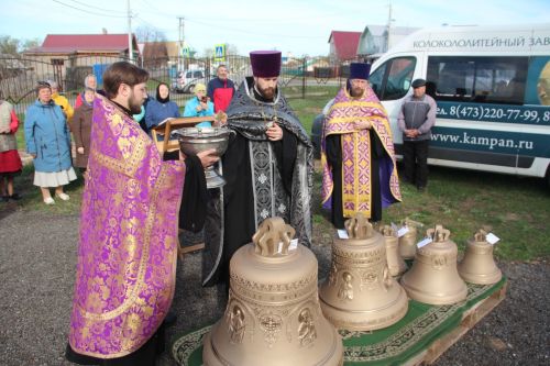 В храме Сошествия Святого Духа освятили колокола