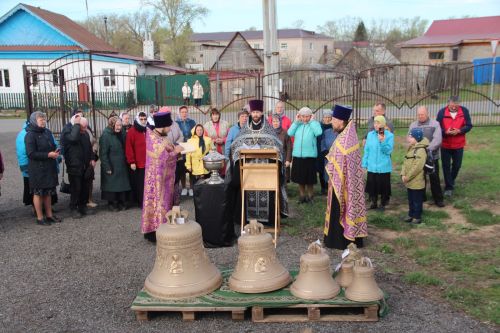 В храме Сошествия Святого Духа освятили колокола