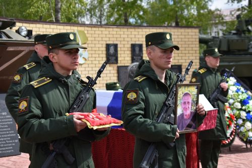 Прощание с погибшим бойцом СВО Евгением Каменским