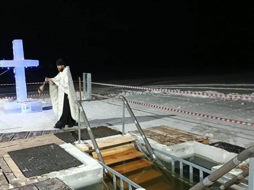 Православные жители Спасского района бесстрашно окунулись в иордань