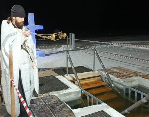 Православные жители Спасского района бесстрашно окунулись в иордань