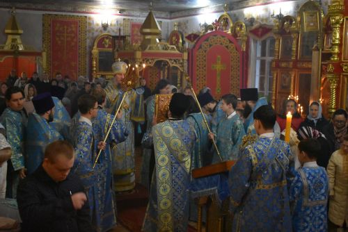 Владыка Пахомий провёл Божественную литургию в Болгаре