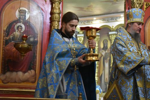 Владыка Пахомий провёл Божественную литургию в Болгаре