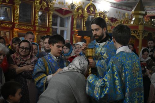 Владыка Пахомий провёл Божественную литургию в Болгаре