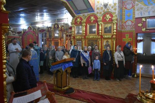Владыка Пахомий провёл Божественную литургию в Болгаре
