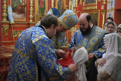 Владыка Пахомий провёл Божественную литургию в Болгаре